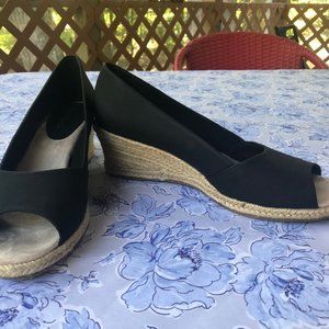 NWOB East Street Black Flex Wedge Size 11